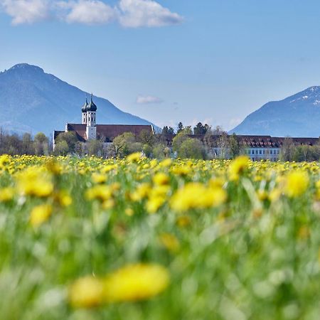 Hotel Zentrum Fuer Umwelt Und Kultur - Gaestehaus Und Jugendbildungseinrichtung Im Maierhof à Benediktbeuern Extérieur photo