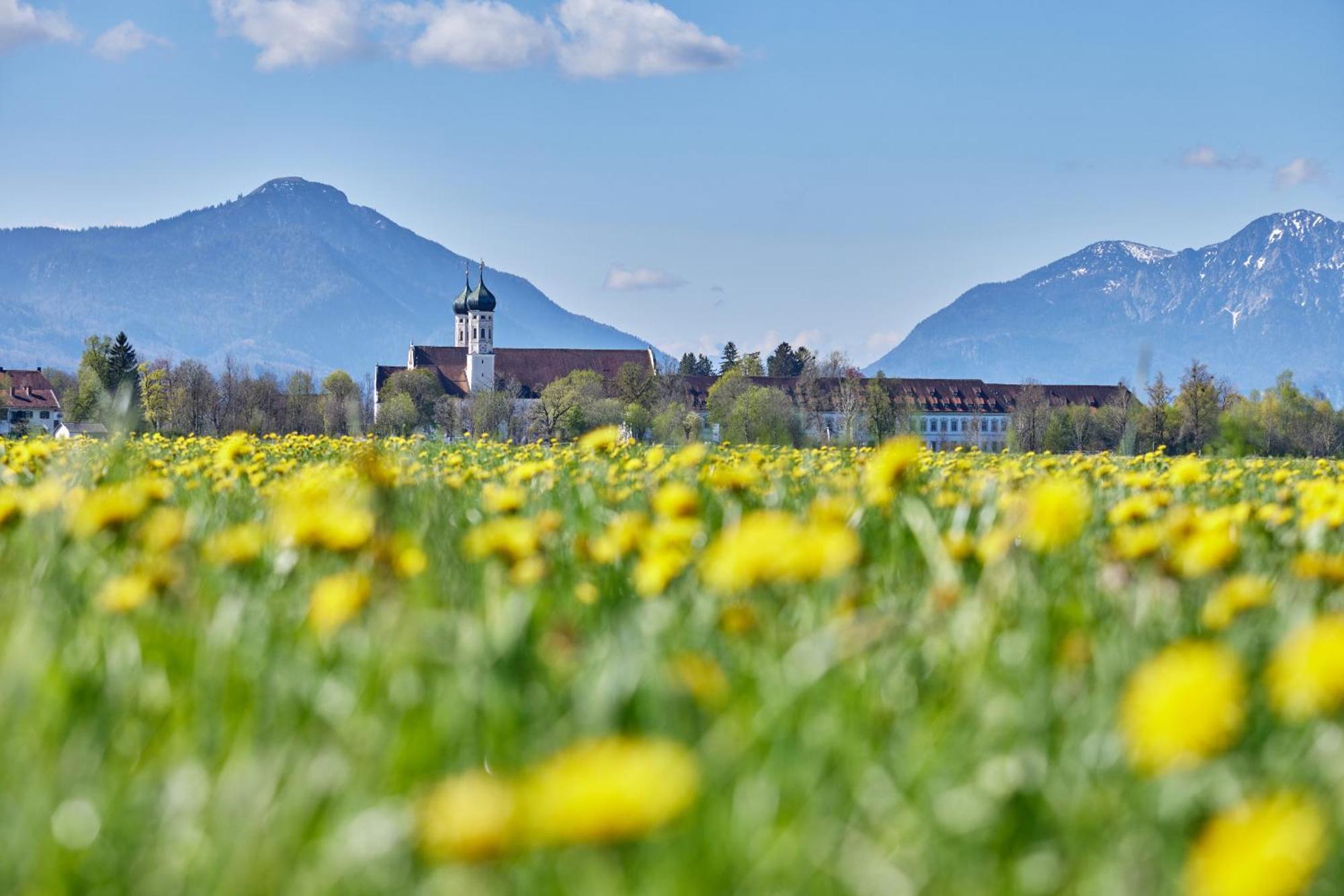 Hotel Zentrum Fuer Umwelt Und Kultur - Gaestehaus Und Jugendbildungseinrichtung Im Maierhof à Benediktbeuern Extérieur photo