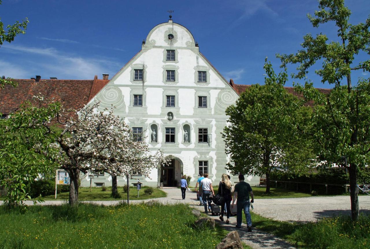 Hotel Zentrum Fuer Umwelt Und Kultur - Gaestehaus Und Jugendbildungseinrichtung Im Maierhof à Benediktbeuern Extérieur photo