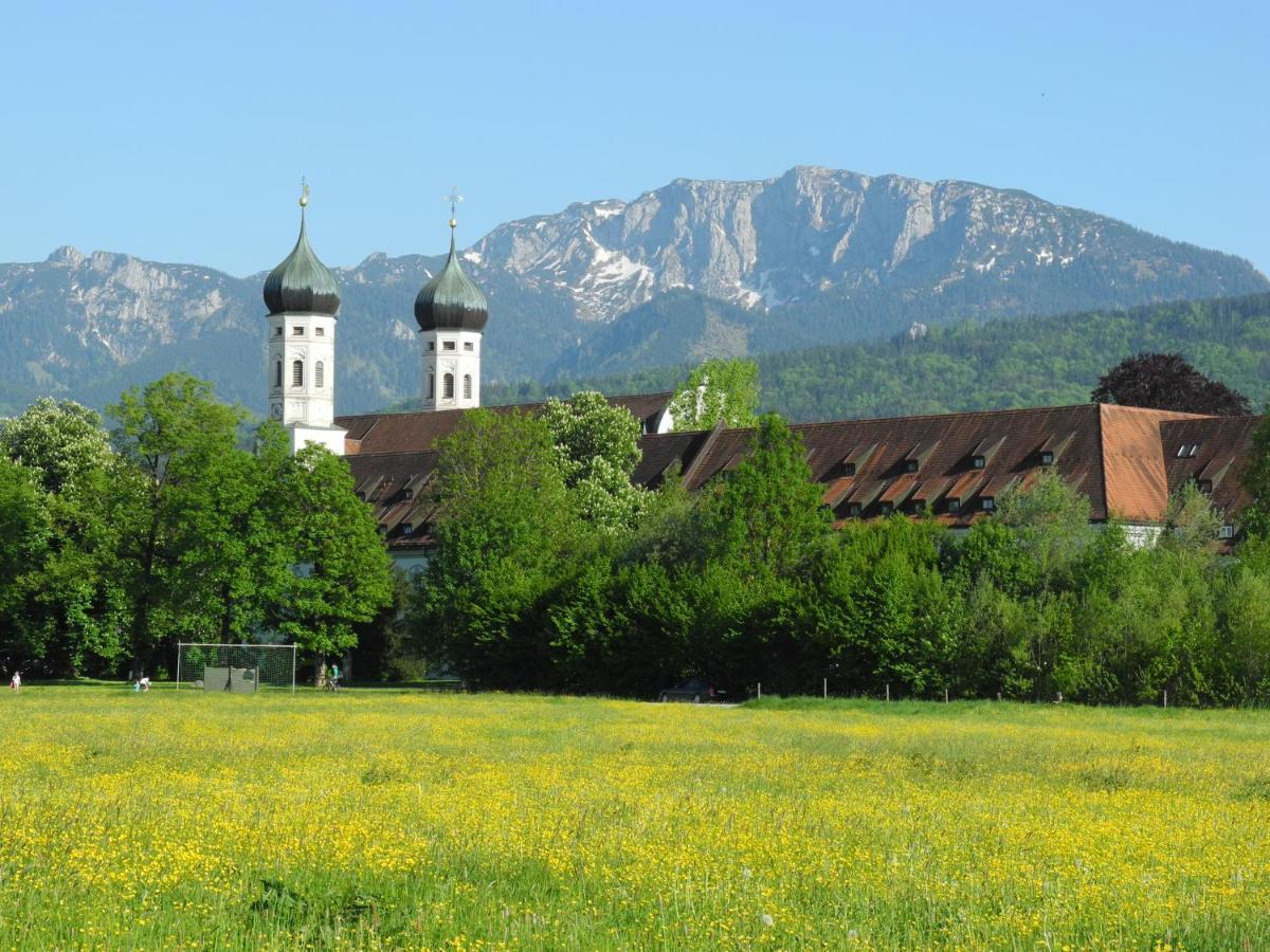 Hotel Zentrum Fuer Umwelt Und Kultur - Gaestehaus Und Jugendbildungseinrichtung Im Maierhof à Benediktbeuern Extérieur photo